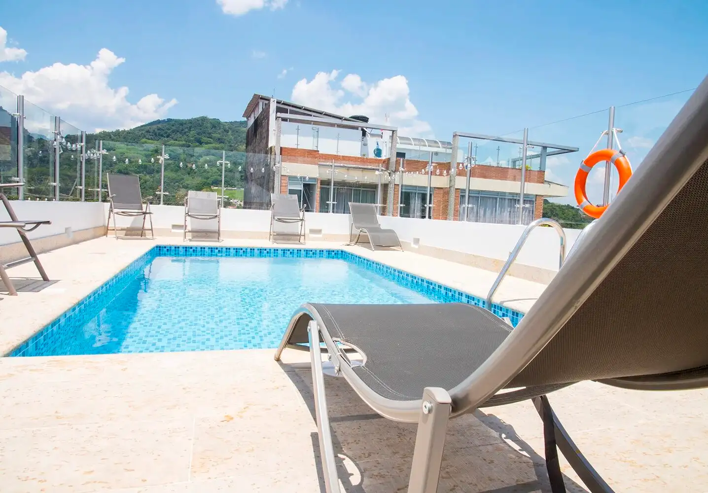 Piscina climatizada del Grand H&R Hotel