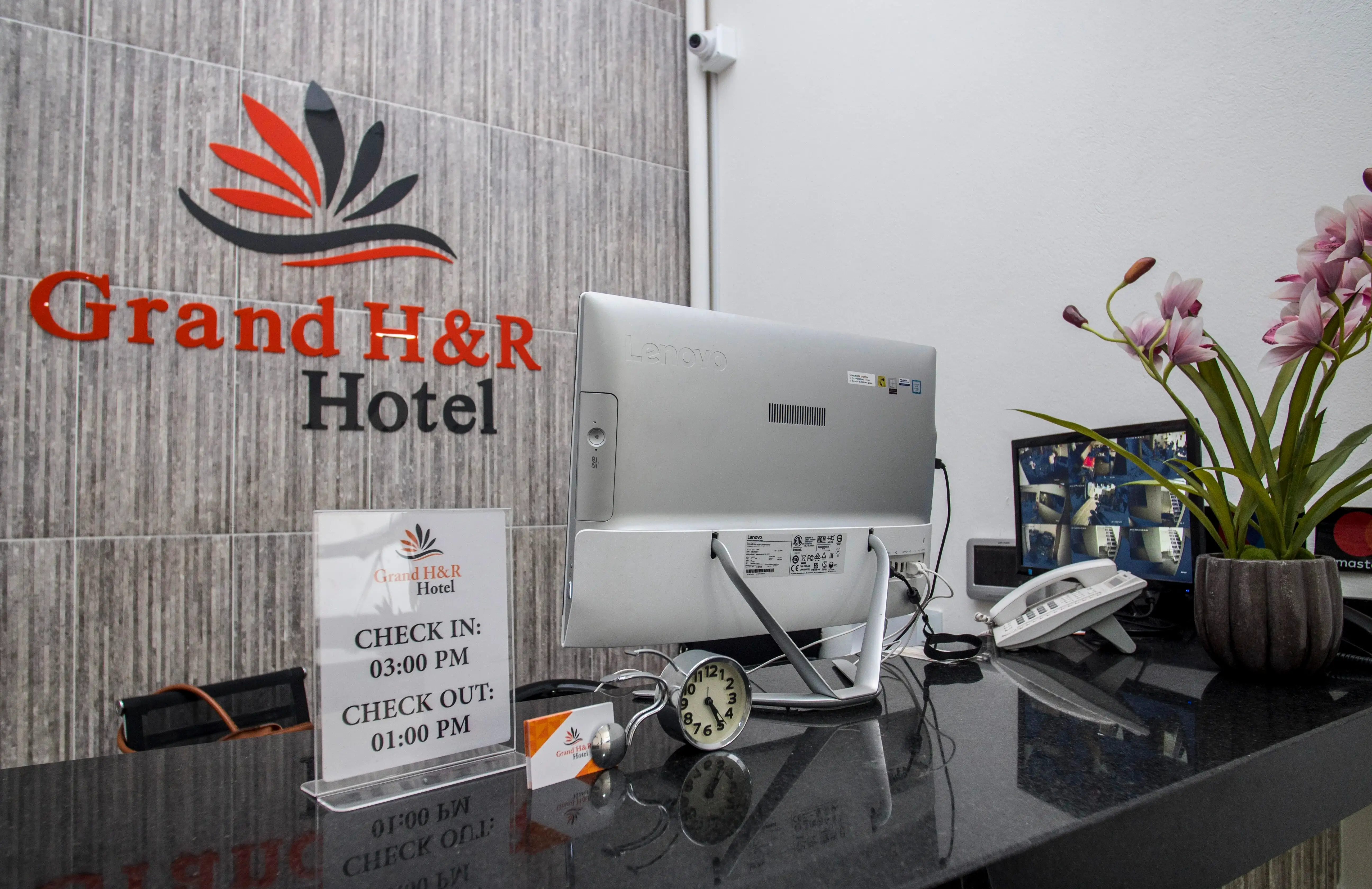 Instalaciones y habitaciones del Grand H&R Hotel, foto 6